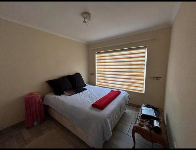 2 BEDROOM PROPERTY TO RENT IN KOSMOSDAL